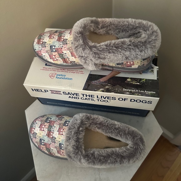 Skechers BOBS Memory Foam Slippers - Picture 5 of 7